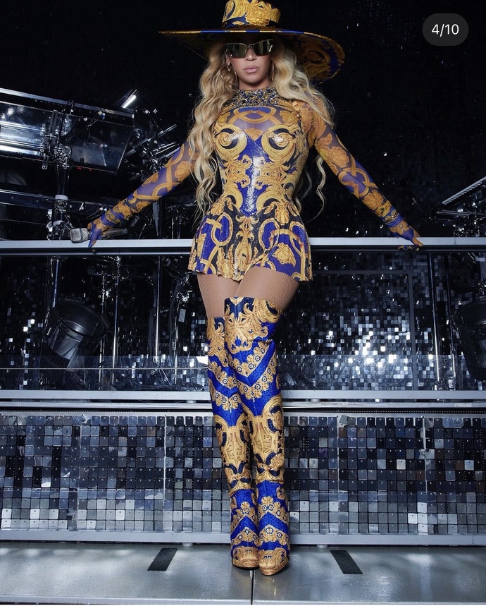 What’s your favorite Beyonce Renaissance Outfit (part 20)?