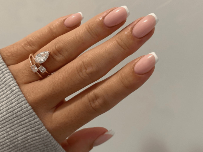 Guys, do you like long nails on a woman?