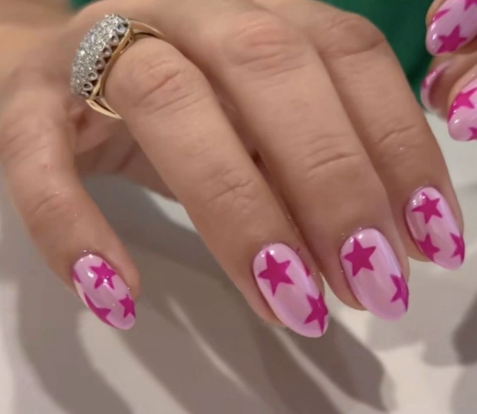 my flight is in a couple of hours help me pick my nails!!!!?