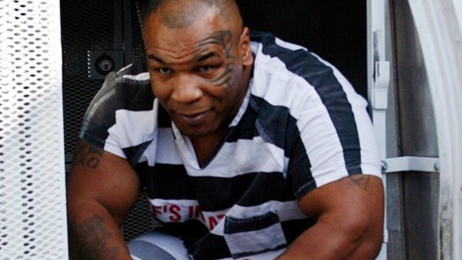 How come nobody tried to mess with Mike Tyson in prison? He was only 5'10 and 210?