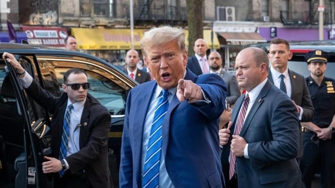 Why isn't the media reporting on Trump's increasing dementia?