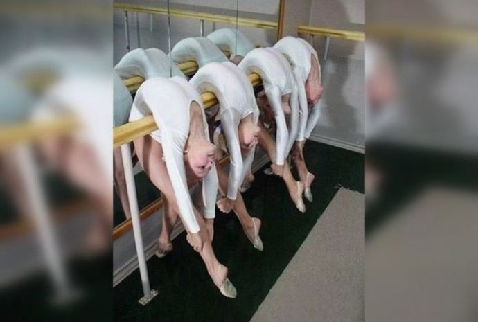 Ouchie! Thats gotta put a crik in their backs. 😵