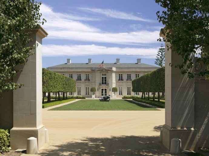 Would you live in a place, house or mansion that was from Hollywood movies and tv shows?