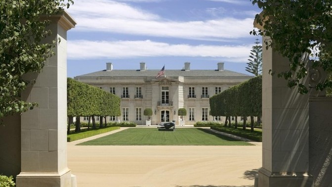 Would you live in a place, house or mansion that was from Hollywood movies and tv shows?