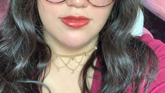 If you saw a girl getting dressed up like this, would you assume she’s going on a date?