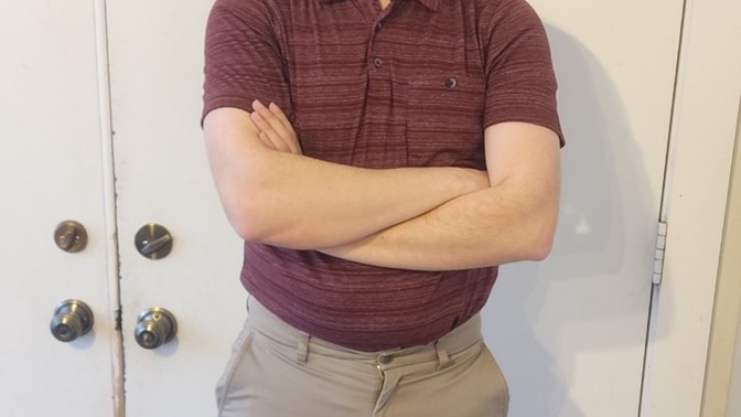 Girls, What do you think of a man who wears the same outfit?