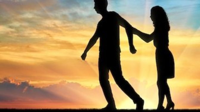 Who tries to go back to an ex more/stays stuck on them more? Men or women?