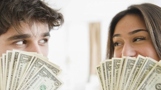 How important is money to you in a relationship?