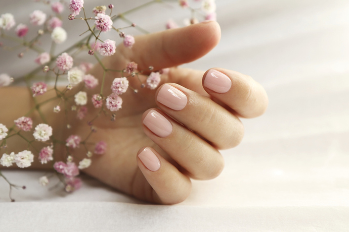 Do men care if woman has her nails done or men prefer women with natural nails?