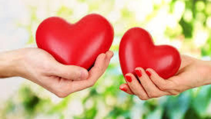 How do known who you should date when you fall in love with two people?
