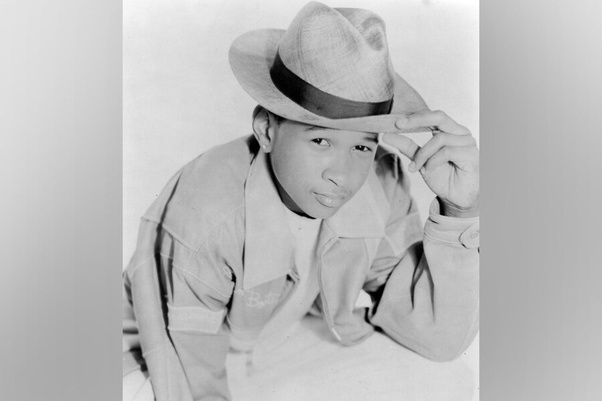 For those who were there, who remembers Usher Raymond first broke out on the music scene in the 90s when he was a teenager/young adult?