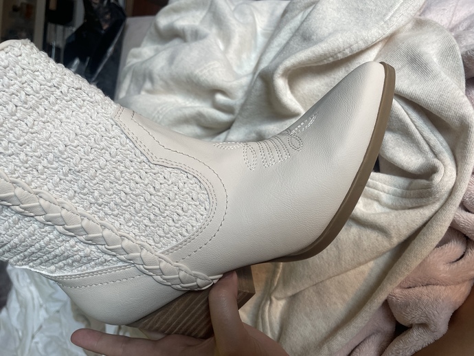 What dress looks best with off white boots?