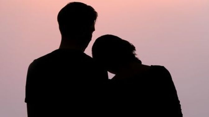 Do you think it's completely appropiate for a taken woman to rest her head on another taken guy's shoulder like in the picture below? Why or why not?