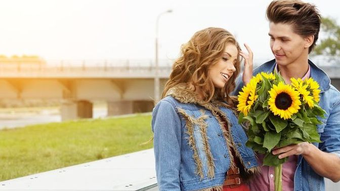 Ladies do you like getting flowers from your SO? Guys do you like giving flowers?