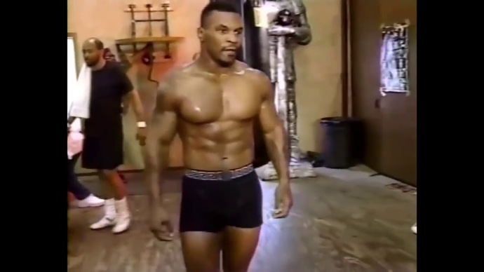 Ladies, do you find mid 90s out of Prison Mike Tyson with facial hair and body sexy here?