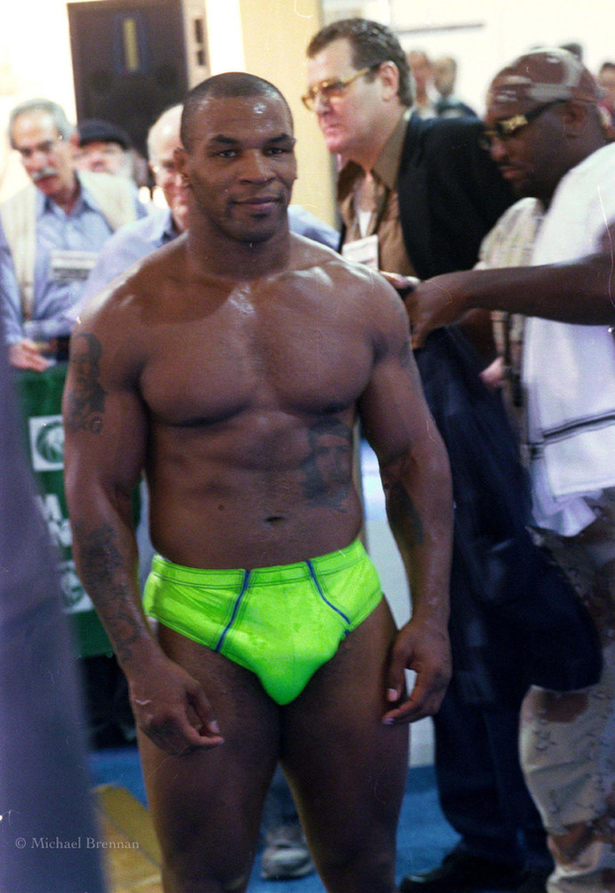 Ladies, do you find mid 90s out of Prison Mike Tyson with facial hair and body sexy here?