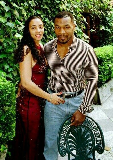 Ladies, do you find mid 90s out of Prison Mike Tyson with facial hair and body sexy here?