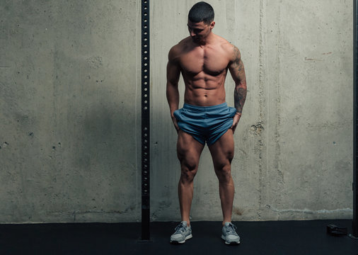 Are women attracted to muscular legs?