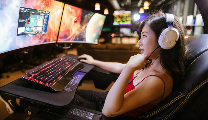 To the women on here who play video games have you found you have to hide your gender online to avoid harassment?