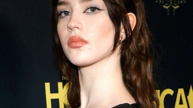 What is your pov on Sophie Thatcher as an Actress & what you know of her as a person from interviews/stories etc?