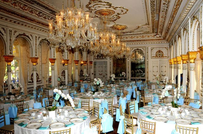 Would you like to see Mer-a-Largo turned into a museum where visitors can learn about the lavish lifestyle of one of Americas most controversial fig?