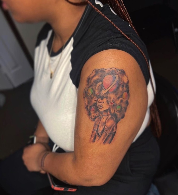 What does getting a shoulder tattoo feel like?