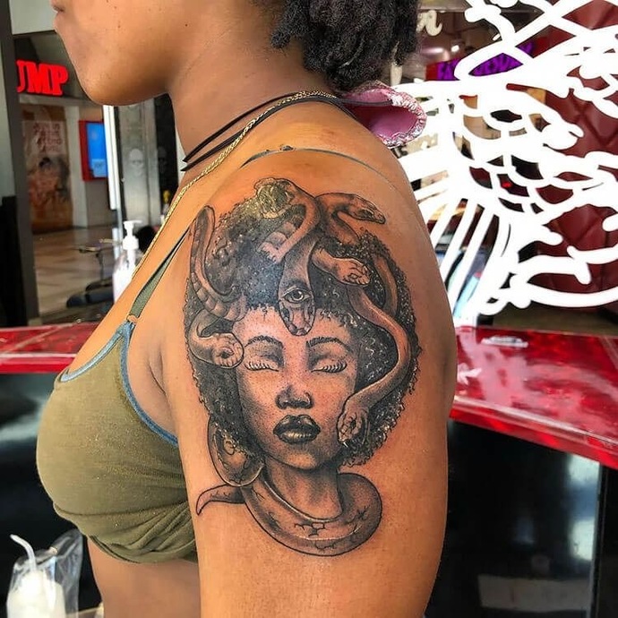 What does getting a shoulder tattoo feel like?