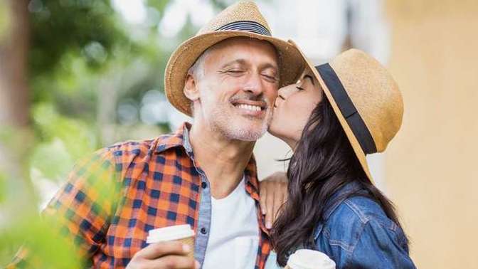 Do older men like dating younger women?