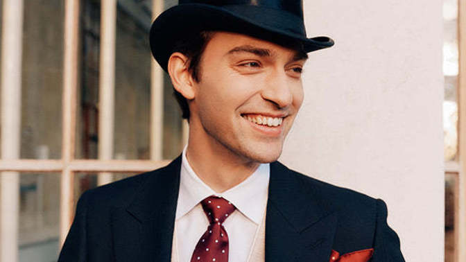 Guys, would you wear a top hat to your wedding as the groom if you were getting married?