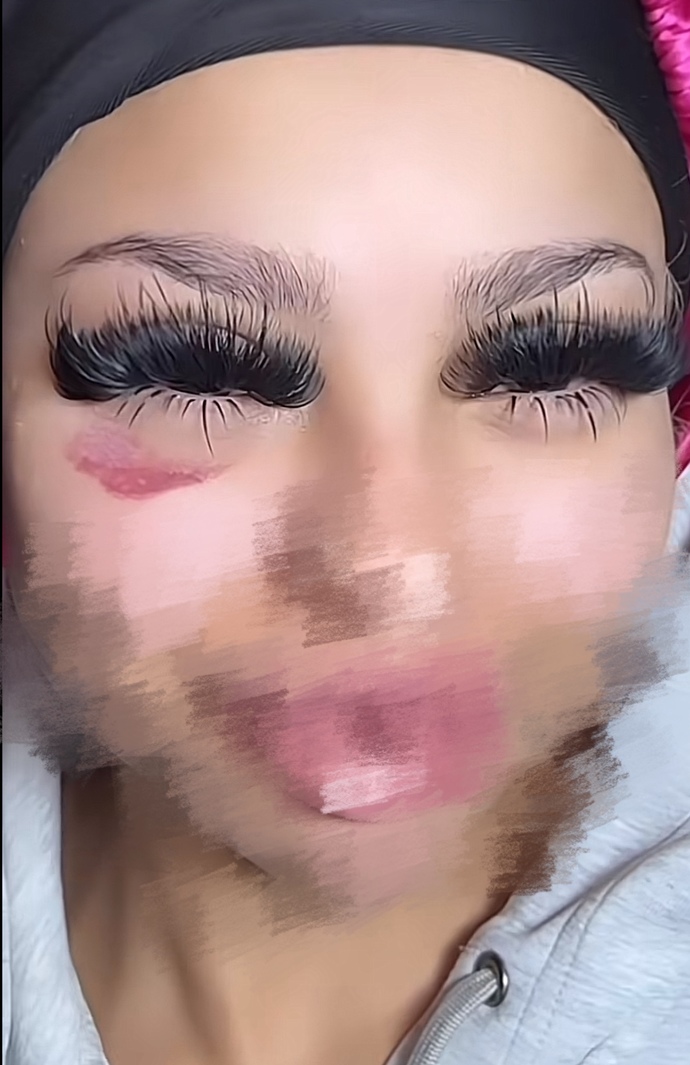 Do people really find fake eyelashes like this are beautiful?