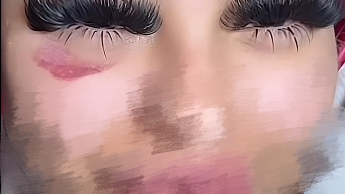 Do people really find fake eyelashes like this are beautiful?
