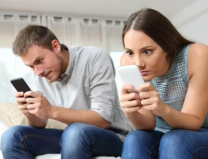 Who uses the SMARTPHONE more, YOU or your SO?