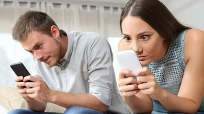 Who uses the SMARTPHONE more, YOU or your SO?