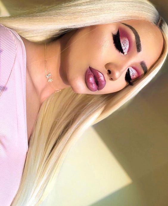 If men don’t like fake girls/heavy makeup why do they seem to get so much attention?