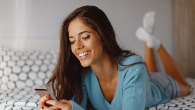 When you are in the early stages of talking to someone through dating app, do you expect to message daily?