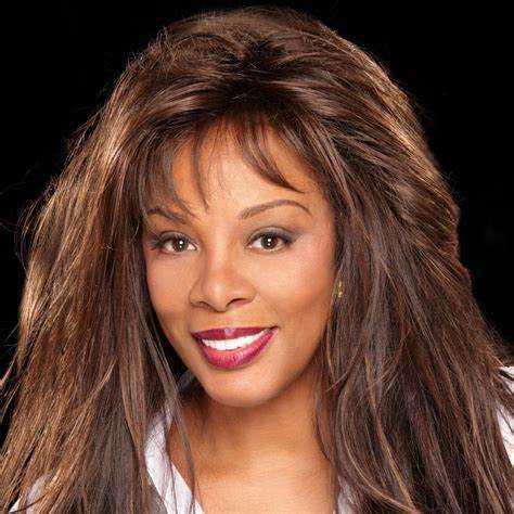 Which pic do you like better of these queens, Halle Berry or Donna Summer?