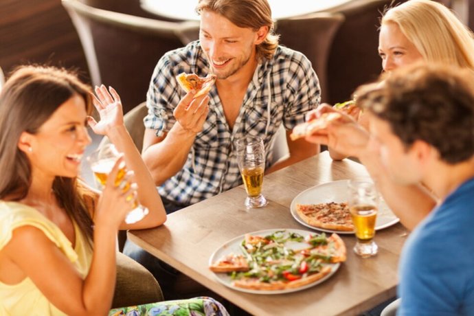 BOOTH or TABLE when DINING out?