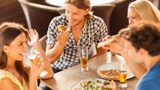 BOOTH or TABLE when DINING out?
