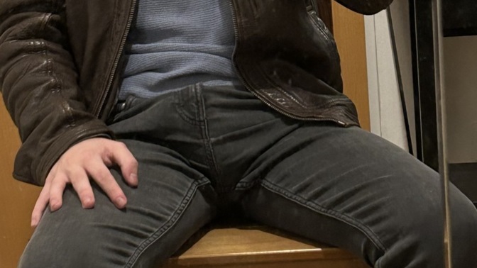 Girls, Is this jeans too tight?