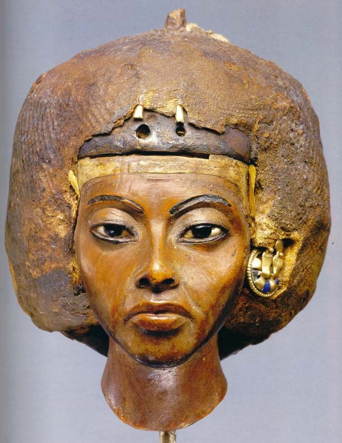 Which Ancient Egyptian Queen is prettier? Cleopatra, Nefertiti, or Queen Tiye?