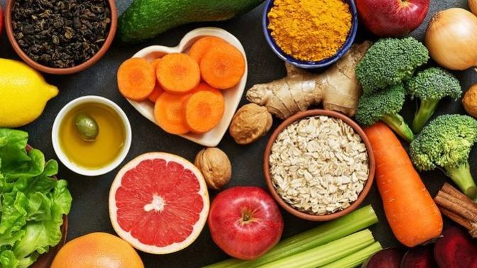 What is the most effective dietary approach for sustained weight loss without metabolic adaptation?