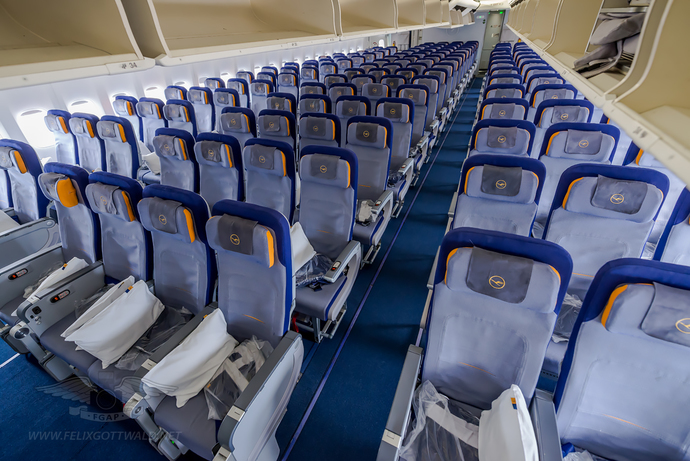 Lufthansa 747 economy class