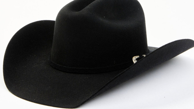 Which shirts or jacket shorts would look good with this cowboy hat? ?