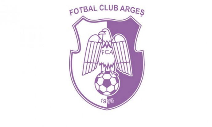 FC Arges Pitesti (ROMANIA) (my number 1)