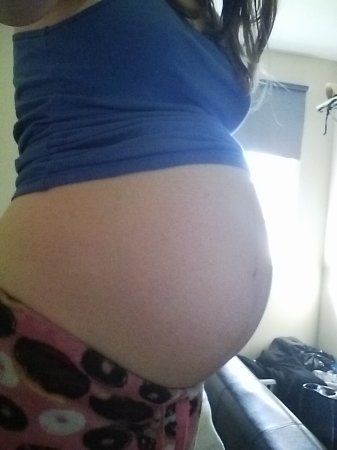 Fist time pregnant single mom, would stretching myself down there help me not rip?