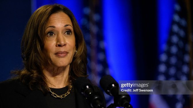 Do highly respected people all dislike Kamala Harris?