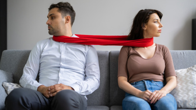 Is a dead-end relationship similar to a dead-end job?