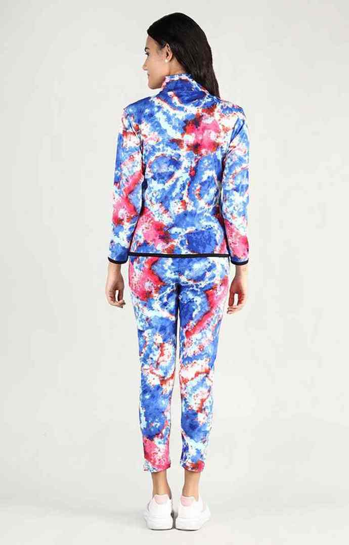 Another feminine way of dressing