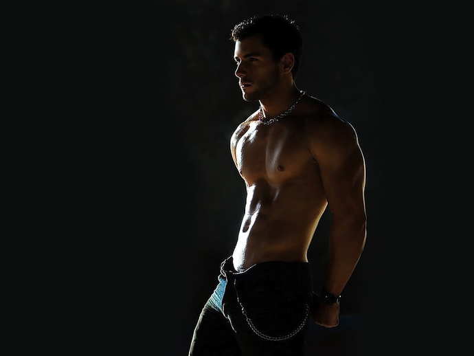 Why is the male body not as popular as the female?