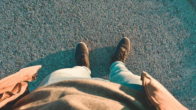 Girls, what clothes look attractive on a guy for casual?